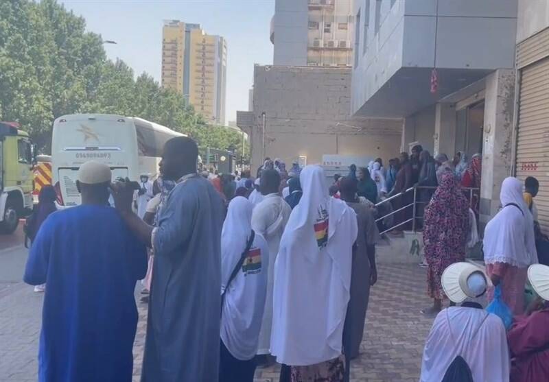 تخلیه حجاج غنایی از یک هتل در مکه+تصاویر