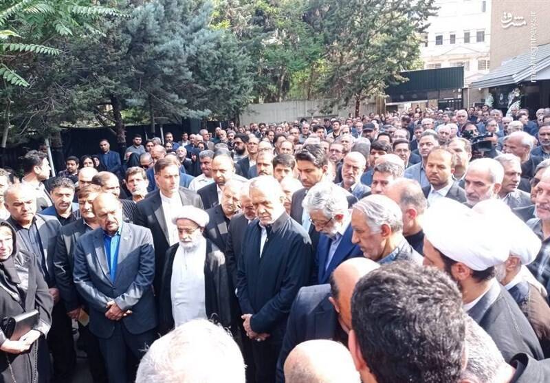 حضور پزشکیان در مراسم تشییع خیر مدرسه ساز+ عکس