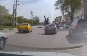 لحظه برخورد خودرو با یک سرباز در تبریز