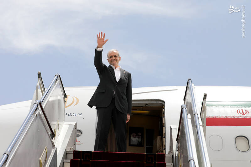 عکس/ مراسم بدرقه رئیس جمهور برای غزیمت به عمان