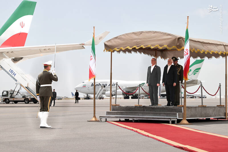 عکس/ مراسم بدرقه رئیس جمهور برای غزیمت به عمان