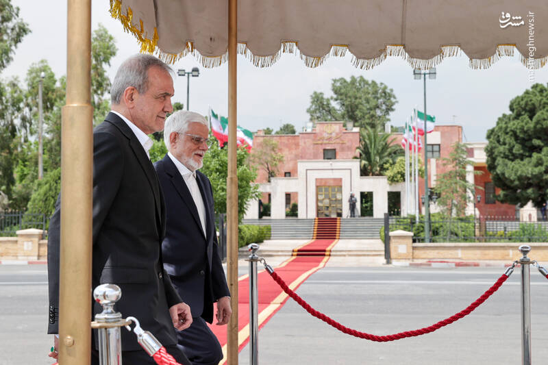 عکس/ مراسم بدرقه رئیس جمهور برای غزیمت به عمان