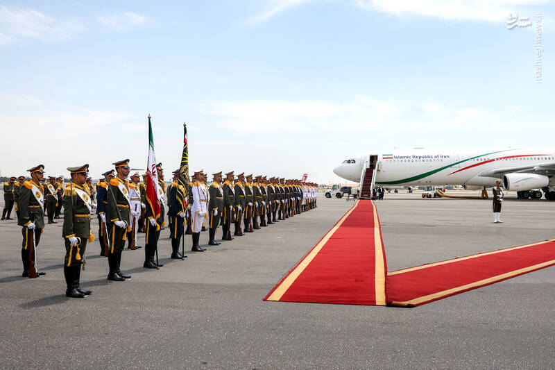 عکس/ مراسم بدرقه رئیس جمهور برای غزیمت به عمان