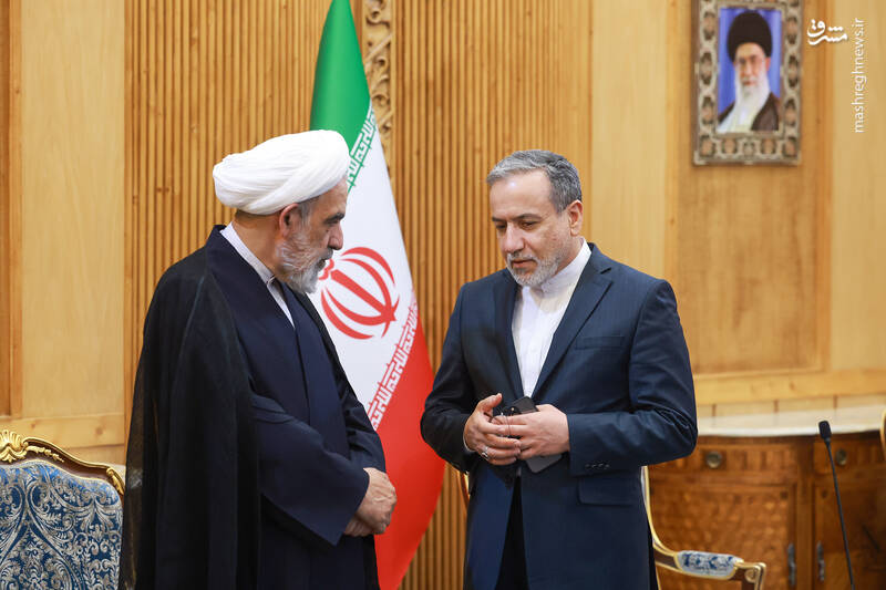 عکس/ مراسم بدرقه رئیس جمهور برای غزیمت به عمان