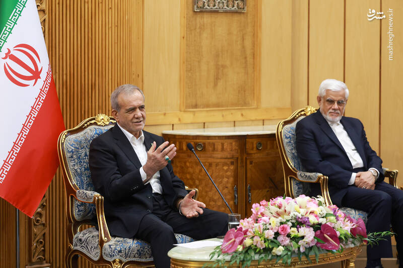 عکس/ مراسم بدرقه رئیس جمهور برای غزیمت به عمان