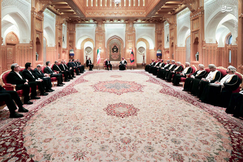 دیدار دو جانبه رئیس جمهور و سلطان عمان در کاخ سلطنتی این کشور