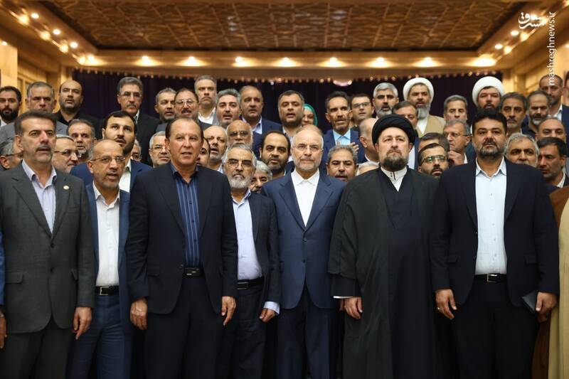 عکس/ تجدید میثاق رئیس و نمایندگان مجلس با آرمانهای امام راحل
