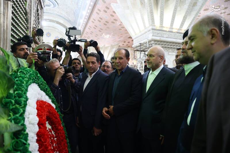 عکس/ تجدید میثاق رئیس و نمایندگان مجلس با آرمانهای امام راحل