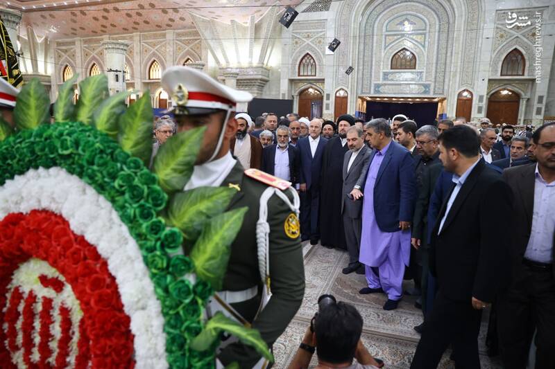 عکس/ تجدید میثاق رئیس و نمایندگان مجلس با آرمانهای امام راحل