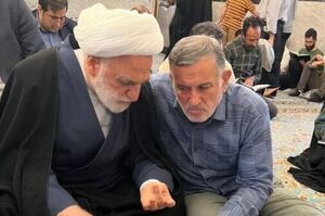 عکس/ رئیس قوه قضائیه پای حرف دل مردم در حرم امام رضا (ع)