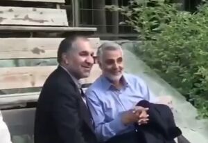 فیلم/ حاج‌قاسم کنار زمین فوتبال: مانورهای قبلی‌ات کو!