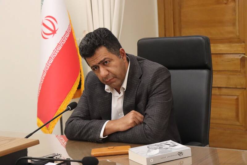 از کتابخانههای یزد تا داستان مردم؛ شش سال تلاش برای روایت زندگی روحالله/ امام خمینی(ره) پیش از سال ۴۱؛ چهرهای که کمتر دیدهایم/ نویسندهای که تاریخ را بیپانویس نوشت؛ اما مستند