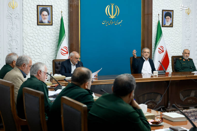 عکس/ حضور پزشکیان در جلسه بررسی الگوی مدیریت محله محور