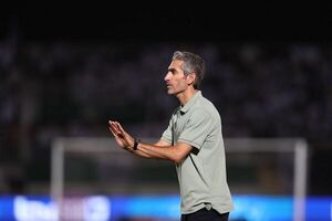 جباری روی مواضعش ماند