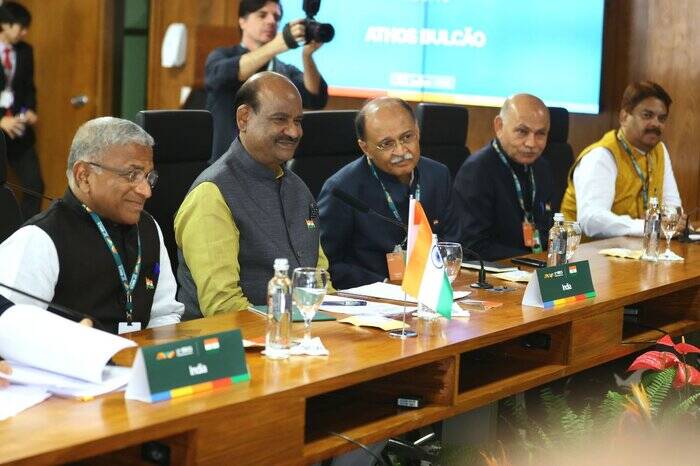 روسای مجالس ایران و هند بر توسعه مسائل اقتصادی تاکید کردند