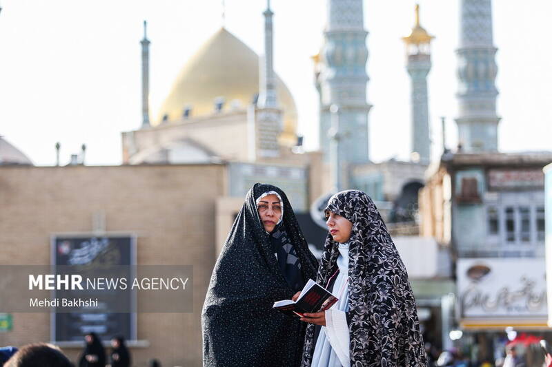 قرآئت دعای عرفه در حرم حضرت معصومه(س)