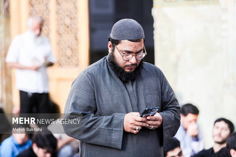 قرآئت دعای عرفه در حرم حضرت معصومه(س)