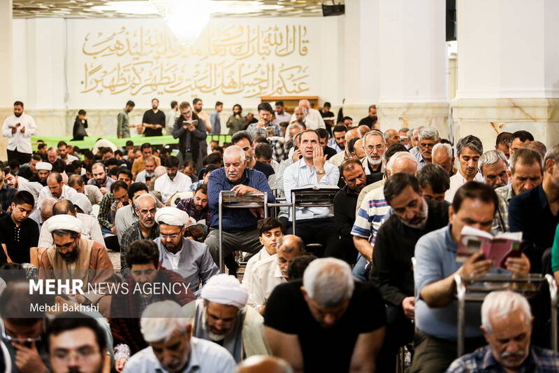 قرآئت دعای عرفه در حرم حضرت معصومه(س)