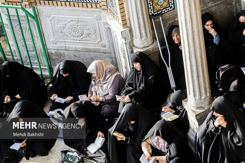 قرآئت دعای عرفه در حرم حضرت معصومه(س)