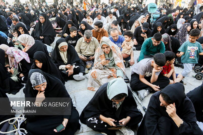 قرآئت دعای عرفه در حرم حضرت معصومه(س)