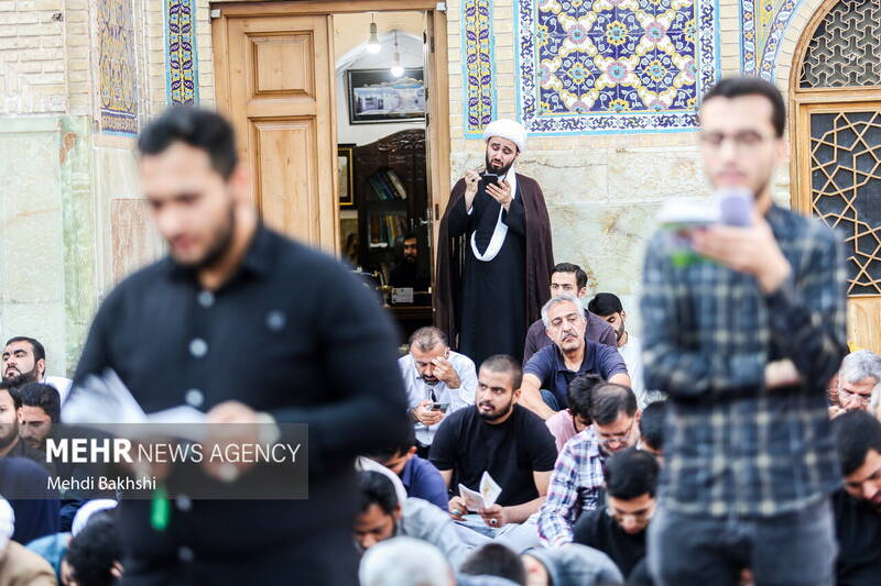 قرآئت دعای عرفه در حرم حضرت معصومه(س)