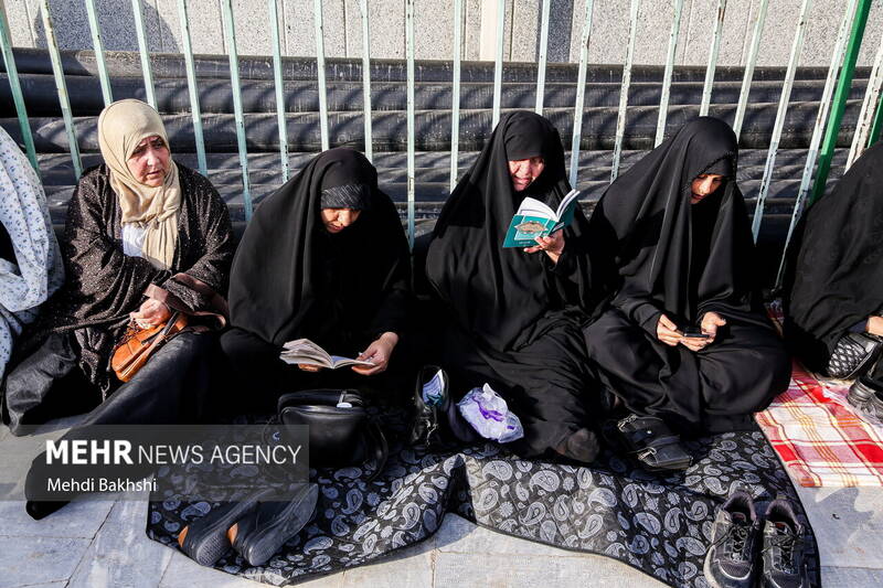 قرآئت دعای عرفه در حرم حضرت معصومه(س)