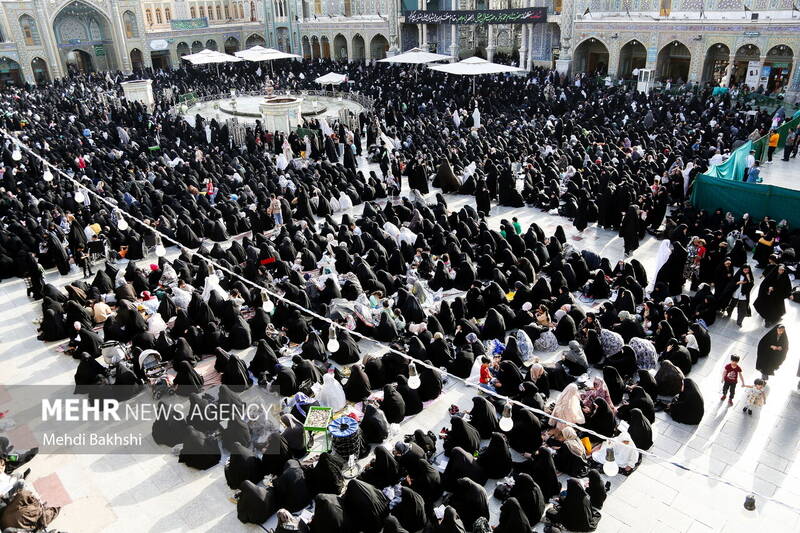 قرآئت دعای عرفه در حرم حضرت معصومه(س)