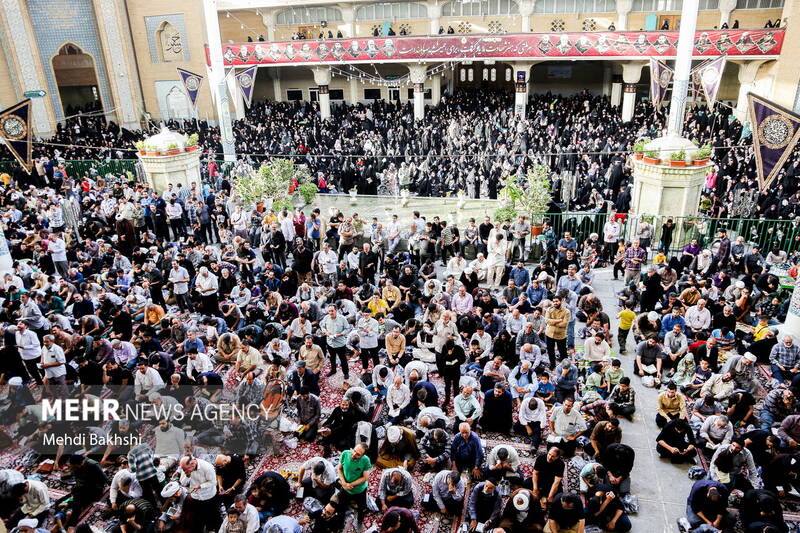 قرآئت دعای عرفه در حرم حضرت معصومه(س)