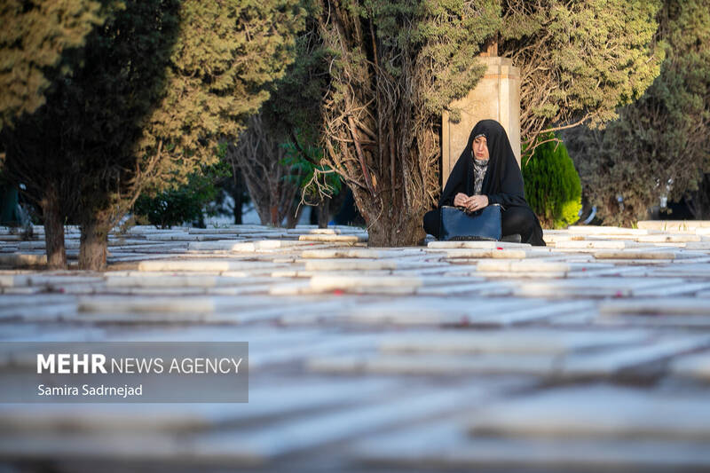 مراسم دعای عرفه در گلزار شهدای بهشت زهرا (س) تهران