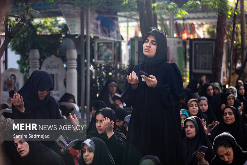 مراسم دعای عرفه در گلزار شهدای بهشت زهرا (س) تهران