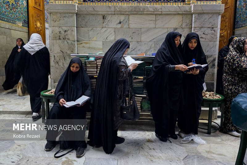 حرم مطهر امام رضا (ع) در شب بارانی عید قربان