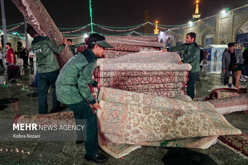 حرم مطهر امام رضا (ع) در شب بارانی عید قربان