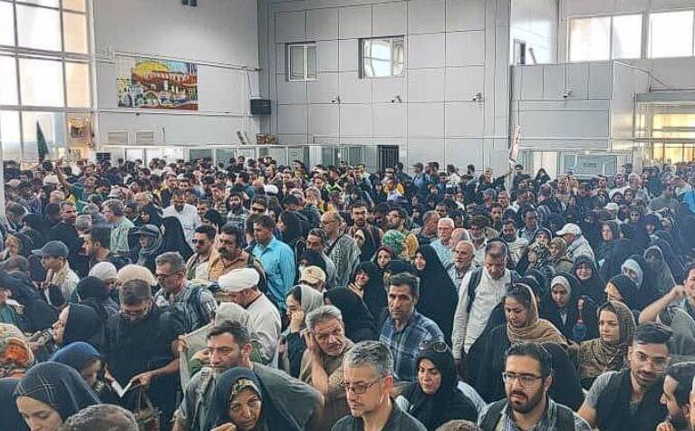 نفر،مرز،مهران،زائران،تردد،ايراني