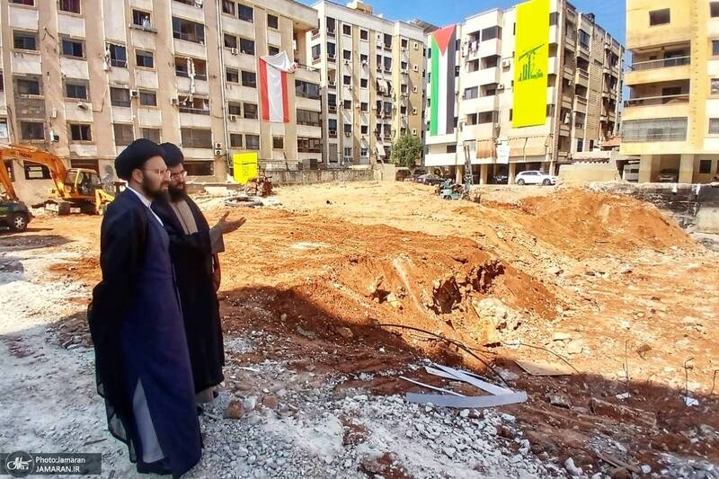 حضور سید علی خمینی در محل شهادت سید حسن نصرالله