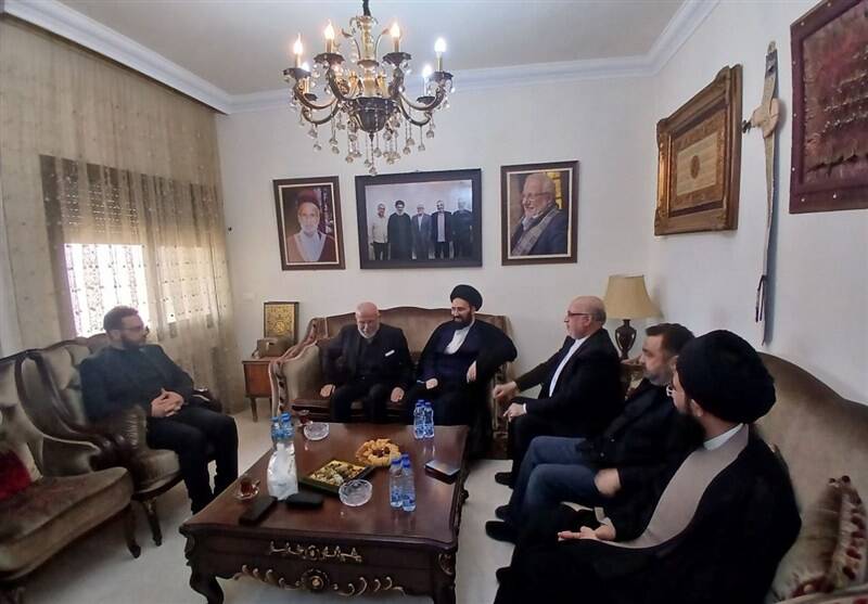 دیدار نوه امام راحل(ره) با خانواده شهید نصرالله در بیروت