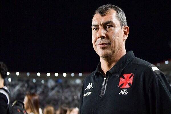 عنوان،سرمربي،هدايت،تيم،ليگ،استقلال،فصل،حضور،تهران،قهرماني