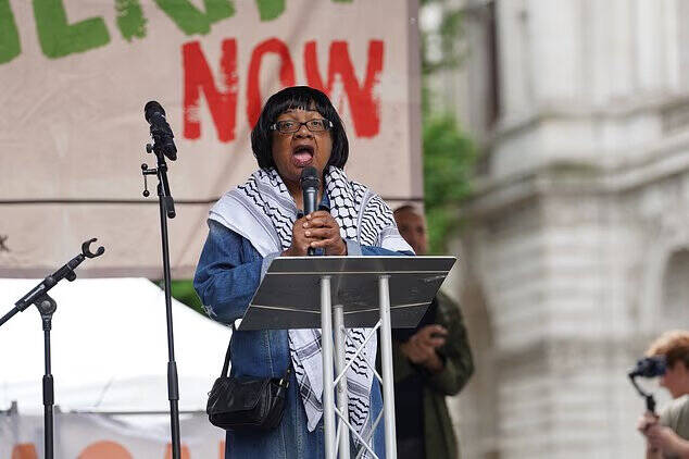 تظاهرات گسترده در لندن علیه ریاضت اقتصادی و سیاستهای ضد رفاه