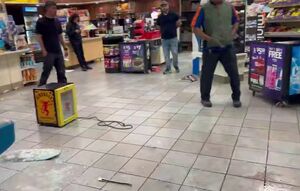 فیلم/ غارت یک فروشگاه در لس‌آنجلس