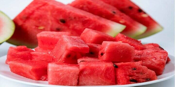 راز سلامتی در دل میوهای سرخ و خنک 4