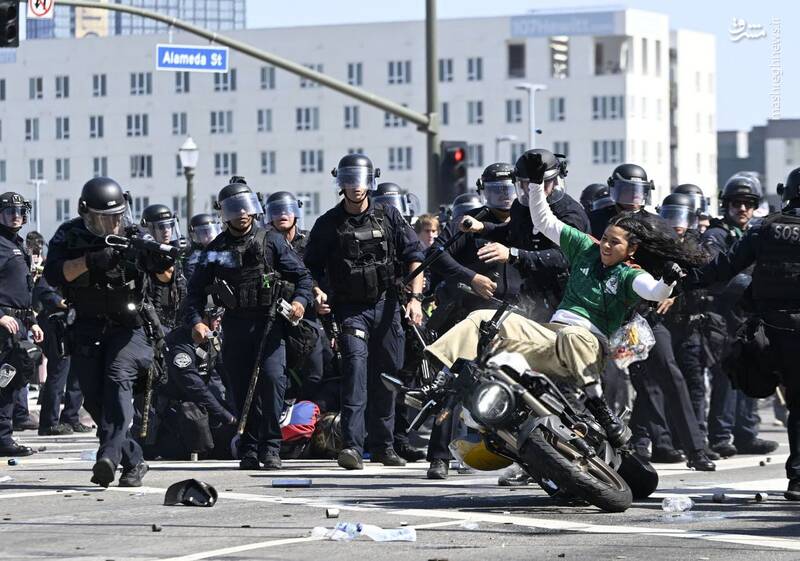 عکس/ آمریکا در آتش و دود