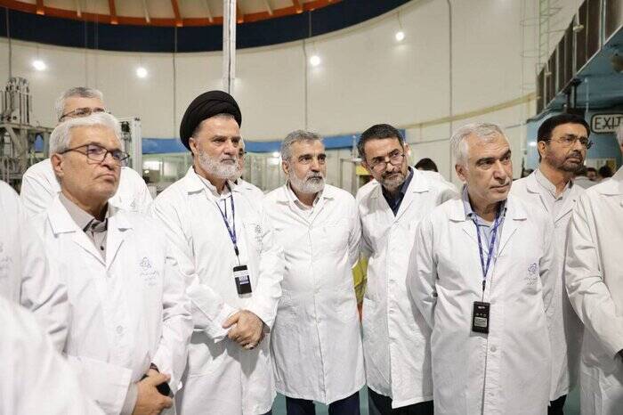 بازدید اعضای کمیسیون امنیت ملی مجلس از راکتور تحقیقاتی تهران 3