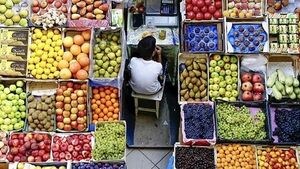 عکس/ همدلی میوه فروشان با مردم