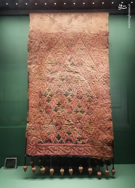 تصاویری از فرشهای یافت شده از گورهایی سکایی در فلات یوکوک