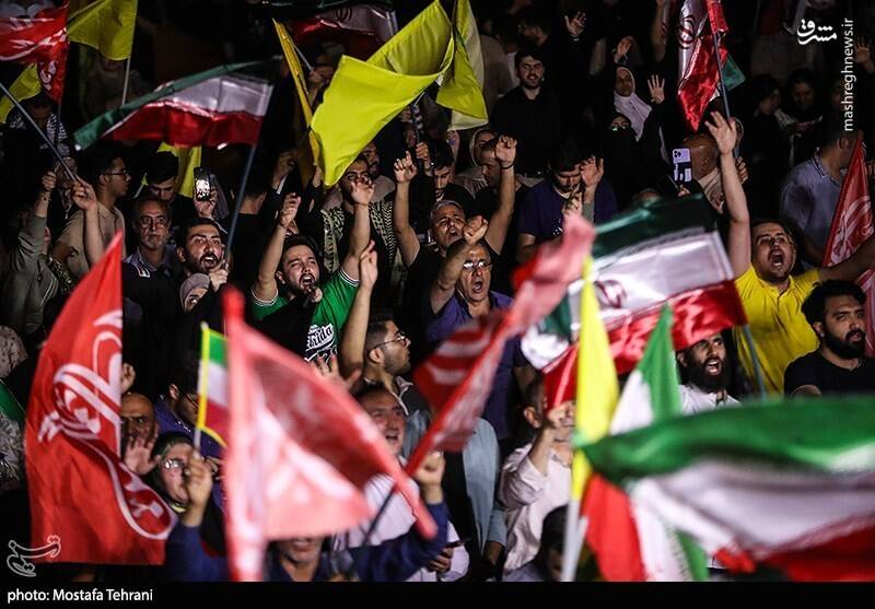 عکس / شادی مردم تهران پس از عملیات وعده صادق 3 35