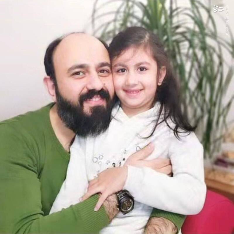 احسان اشراقی به همراه تنها فرزندش، باران که فقط ۹ سال داشت در انفجار سحرگاه جمعه ساختمان اساتید سرو شهید شدند