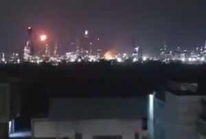 اصابت موشک‌ها به پالایشگاه حیفا