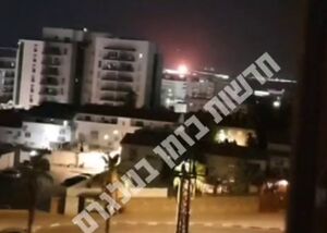 لحظه برخورد پهپادهای انتحاری ایران به ایلات اشغالی