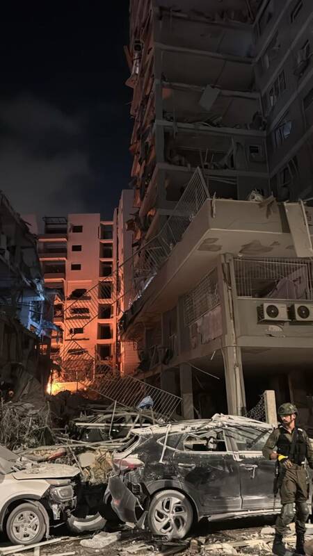 بیش از ۱۲۰ زخمی در پی حملات موشکی ایران در جنوب تلآویو