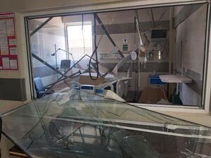 حمله رژیم اسرائیل به بیمارستان فارابی کرمانشاه

در حمله امروز رژیم غاصب صهیونیستی به کرمانشاه، در اثر موج انفجار و پرتاب اجزاء انفجاری، بیمارستان فارابی مورد اصابت قرار گرفت.