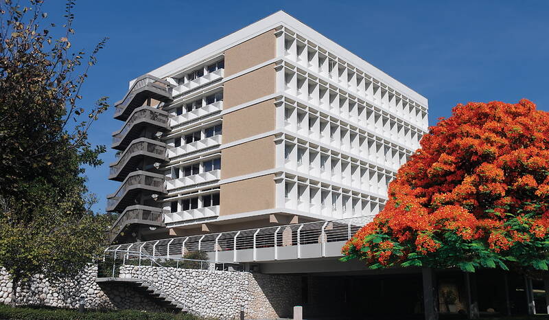 شریانهای حیاتی رژیم صهیونیستی در تیررس موشکهای ایران/ بانک اهداف از ۳۱ نقطه مهم اقتصادی در سرزمینهای اشغالی